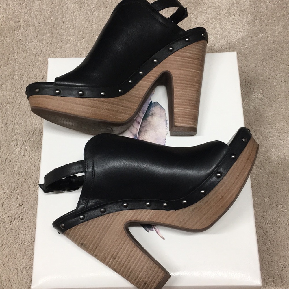 Jessica Simpson Daine Clogs Black